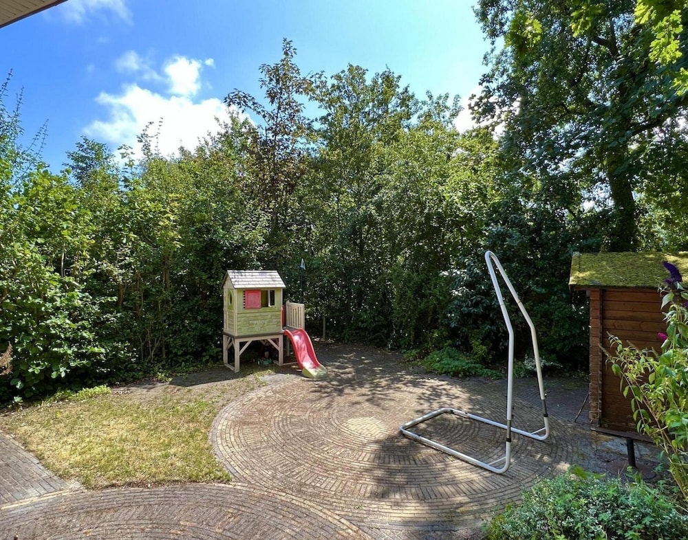 Small Family Chalet Close to Beach