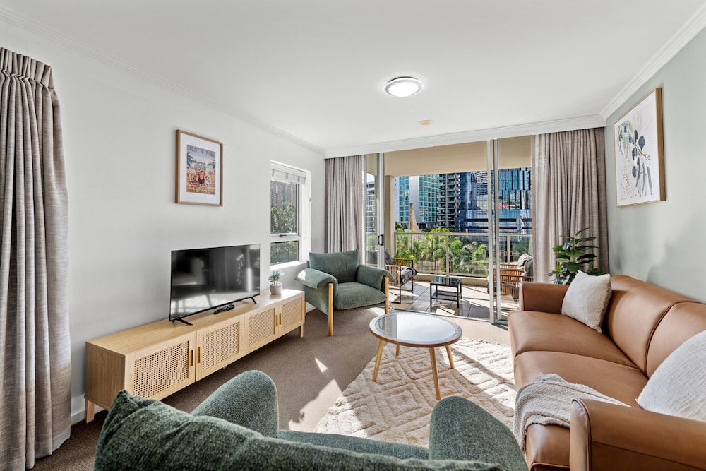 Prime City Residence With Pool, Gym and Parking