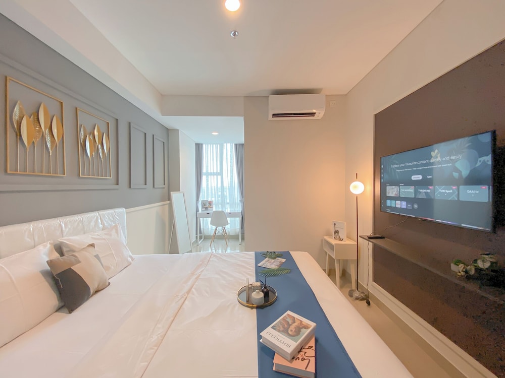 Good Choice and Homey 2BR Apartment Tamansari Iswara