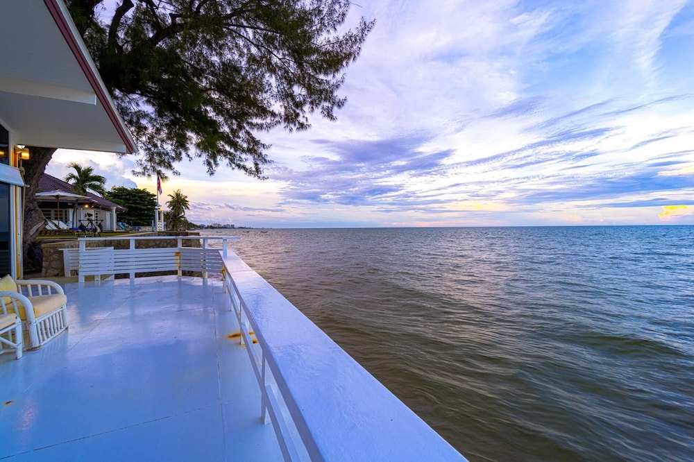Oceanfront 6 Bedroom Twin Villas OV6