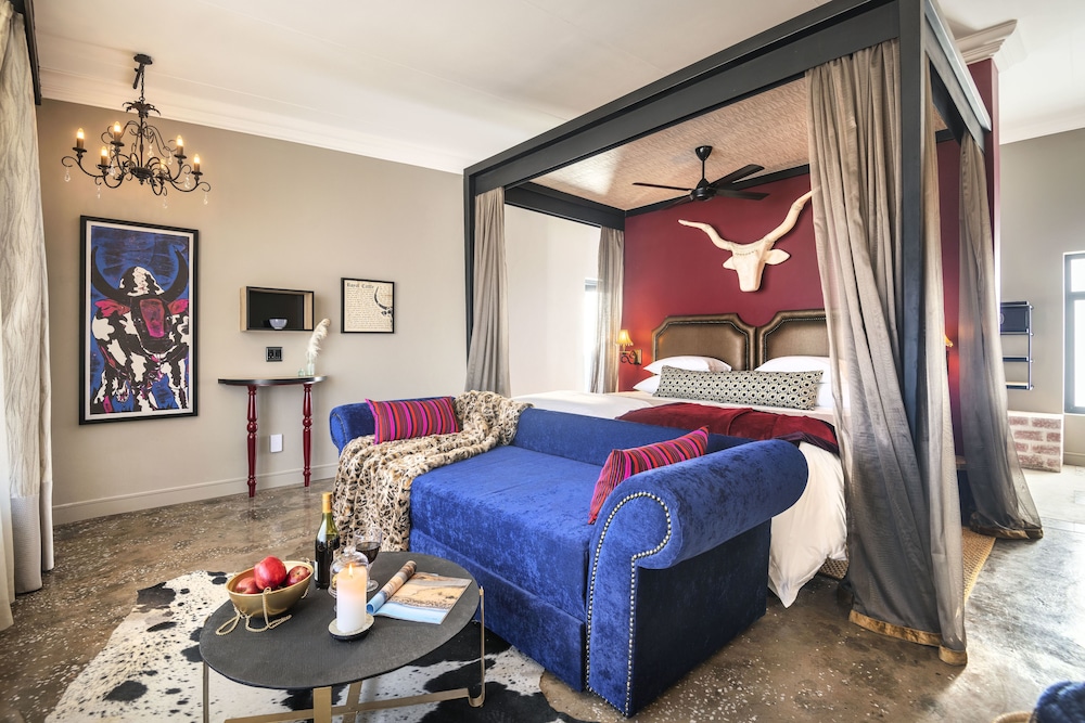 Etosha King Nehale view 3