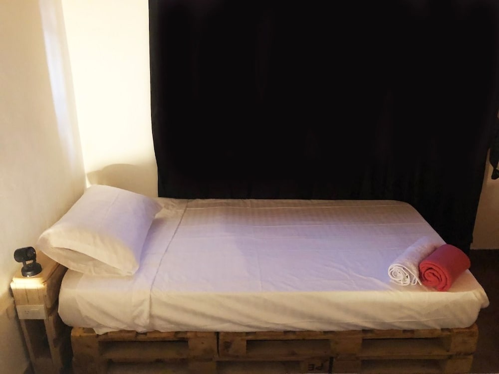 La Vie En Rose Maison - Hostel view 2