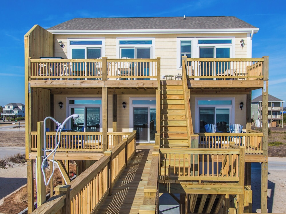 Sunshine Daydreams by Topsail Realty