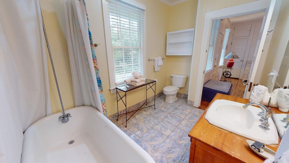 Old Magnolia House by Tybee Vacation Rentals