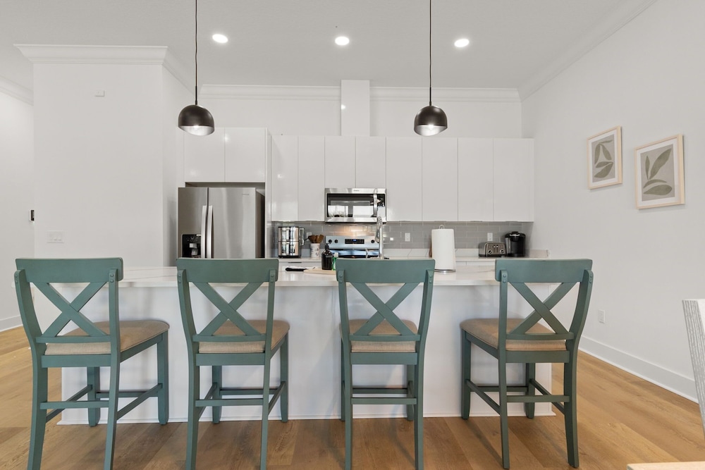 NEW Casa Sol Casa Cielo - Luxurious Newly Built Tampa Townhouses In Prime Location