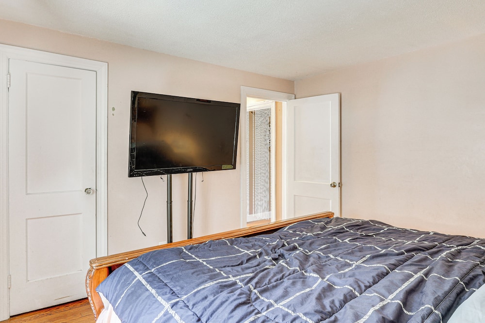 Westfield Vacation Rental w/ Porch, Pets Welcome!