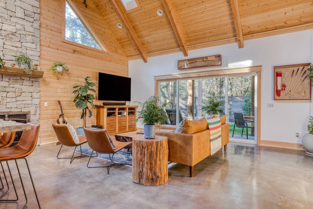 Boutique Cabin Design Luxury Hot Tub Path to Beach