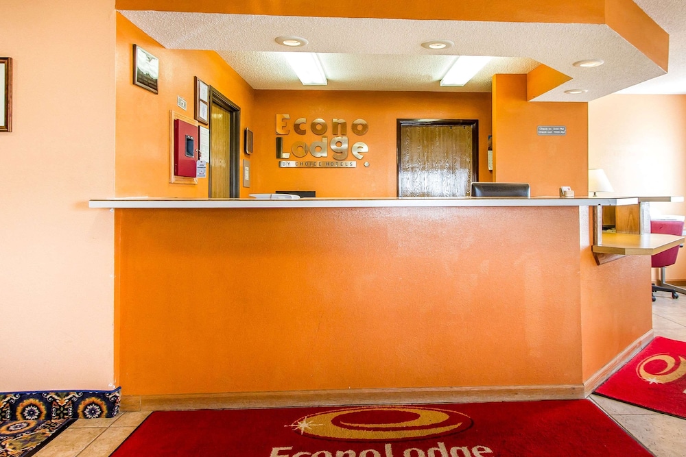 Econo Lodge Inn & Suites Pekin - Peoria Area view 3