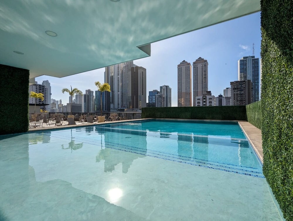 w Brilliant 1BR w Beautiful View in Calle 50