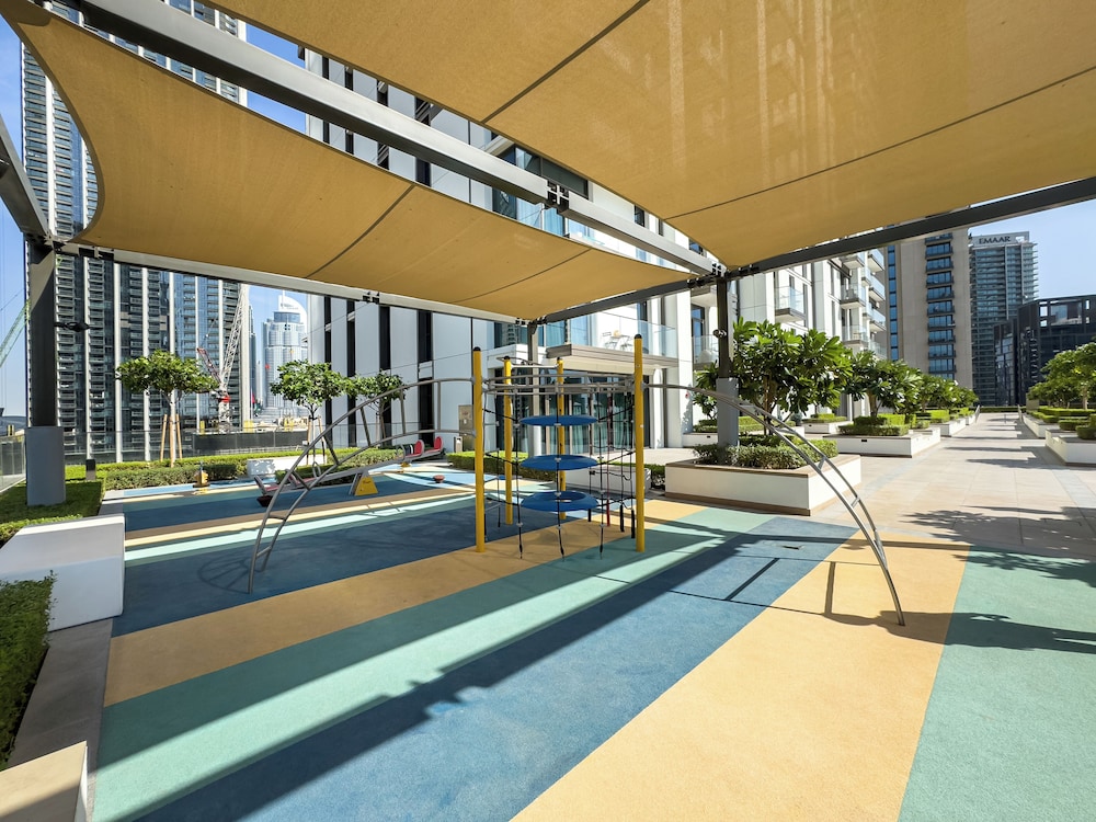 Delujo Stays – Burj Crown Collection