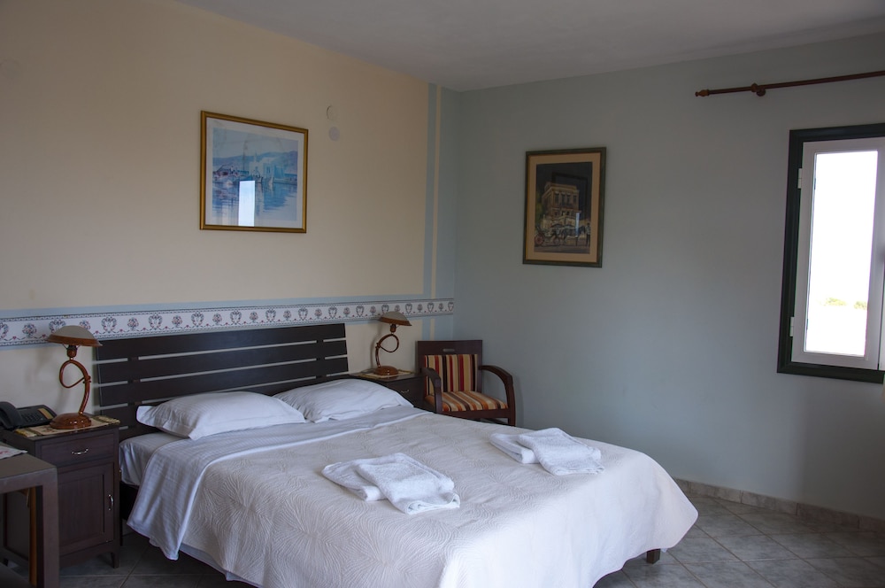 Irides Luxury Studios & Apartments