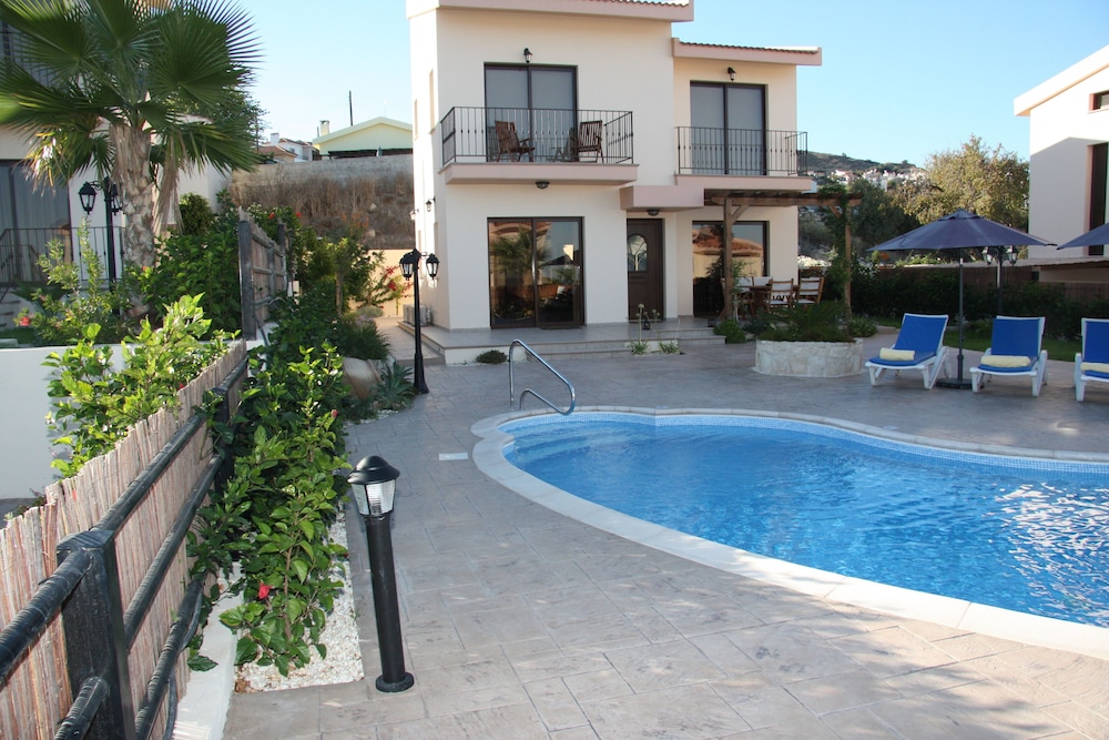 Vineland Sheromyli Villas