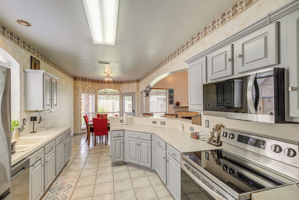 12 Mi to Dtwn Houston: Family-friendly Home!