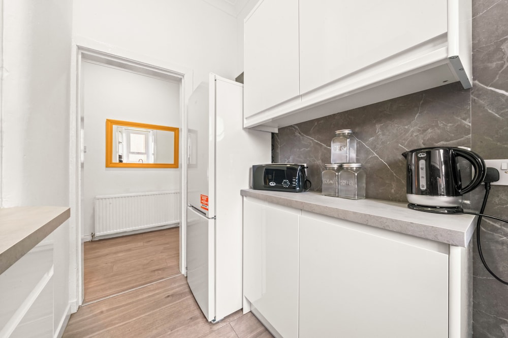 Cosy and Bright 3-Bedroom Flat