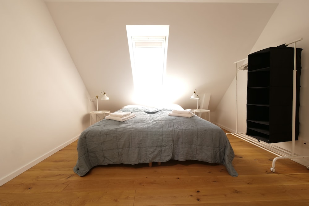 Rent a place 5 view 4