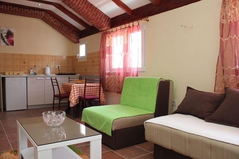 Apartments Bordo view 3