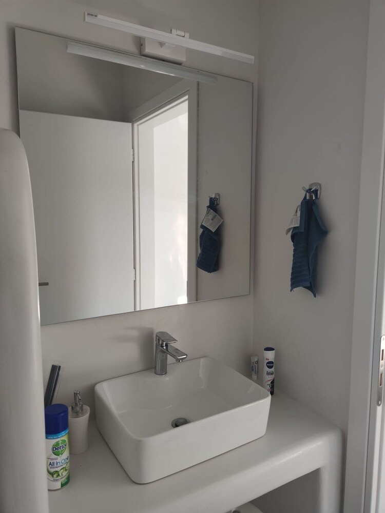 Alos Seafront Gem - Loutra Seaview Escape
