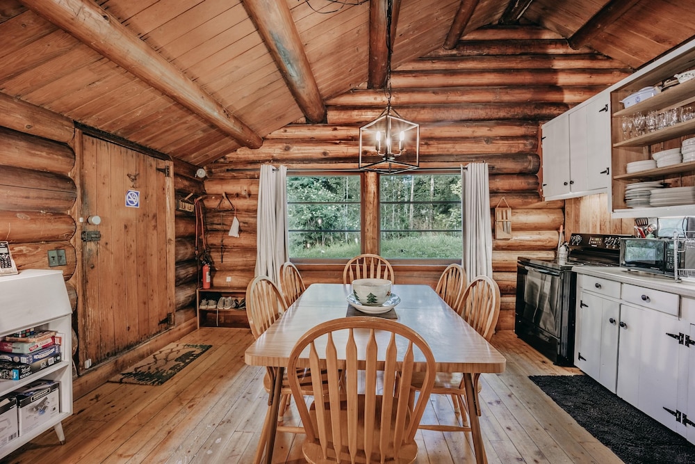 76gs - Genuine Log Cabin - Wifi - Pets Ok - Sleeps 4