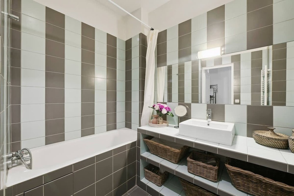 Charming Studio-montmartre-bail Mobility