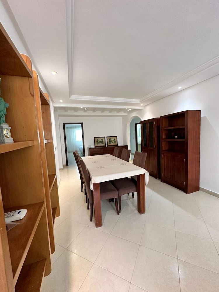 SHRTSTAYS Guesthouse