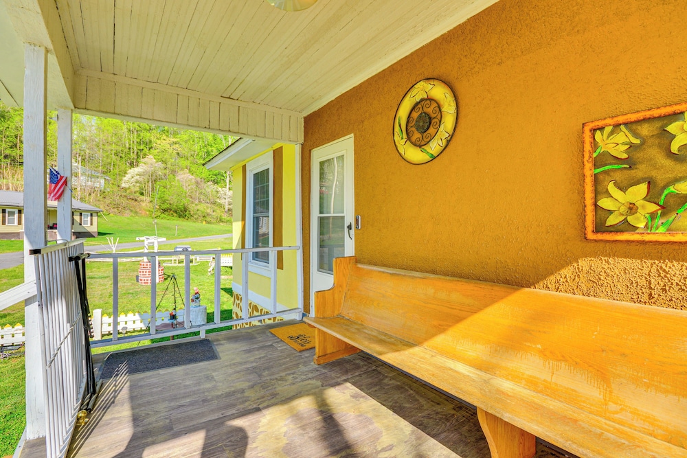 Pet-friendly Home w/ Grill & Porch in Martinsville