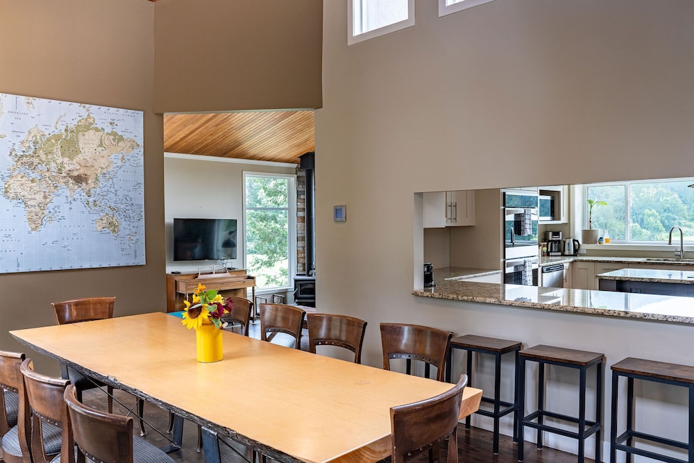 Revelstoke Lakehouse by Revelstoke Vacations