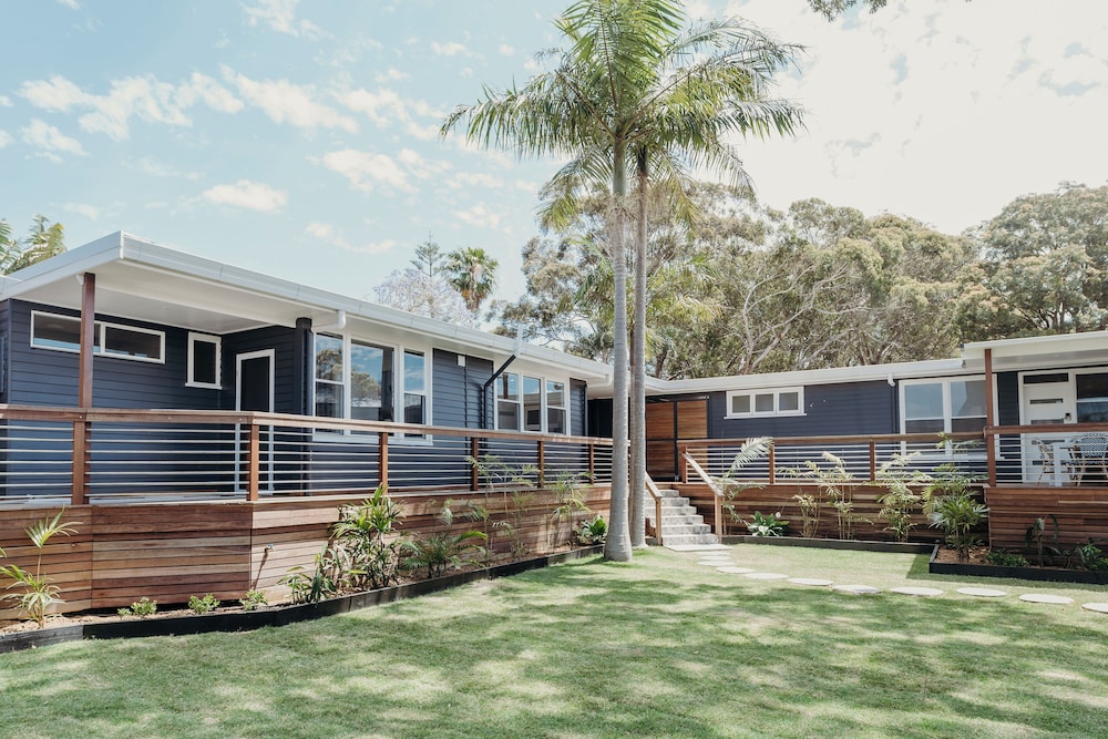 Nelson Palms Motel