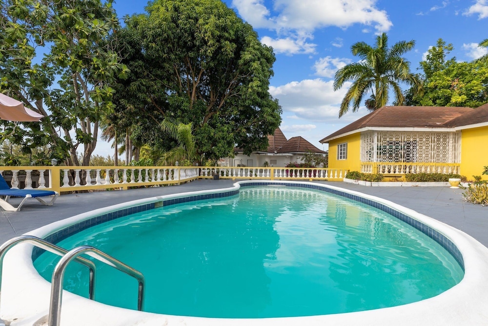 Ironshore Sugarmill Villa W Private Pool 6 Bedroom Villa