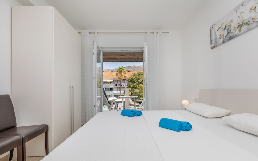 Angela Apartments