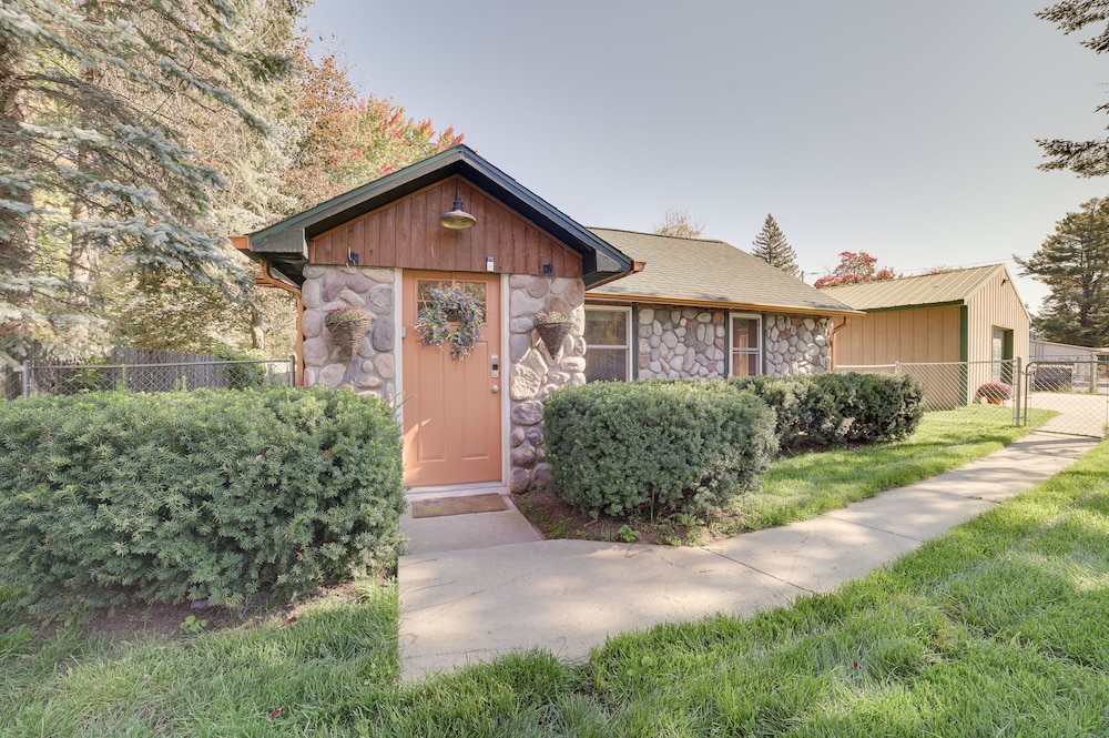 Lakefront Kalkaska Cottage w/ Fire Pit!