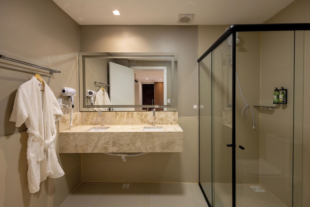 Aira Hotel