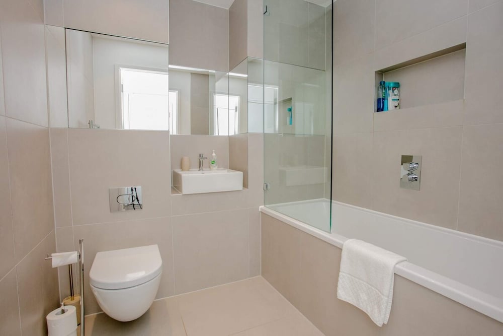 Modern 1 Bedroom Flat in Wandsworth
