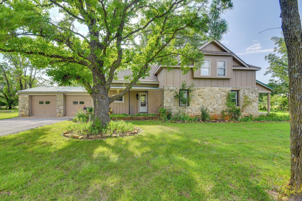 Countryside Retreat w/ Pasture Views in Hominy