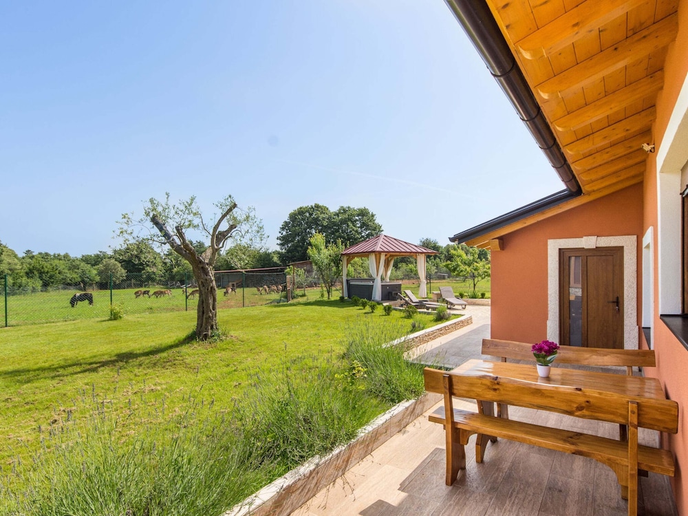 Attractive Holiday Home with Pool, Hot Tub, Patio, Courtyard view 3