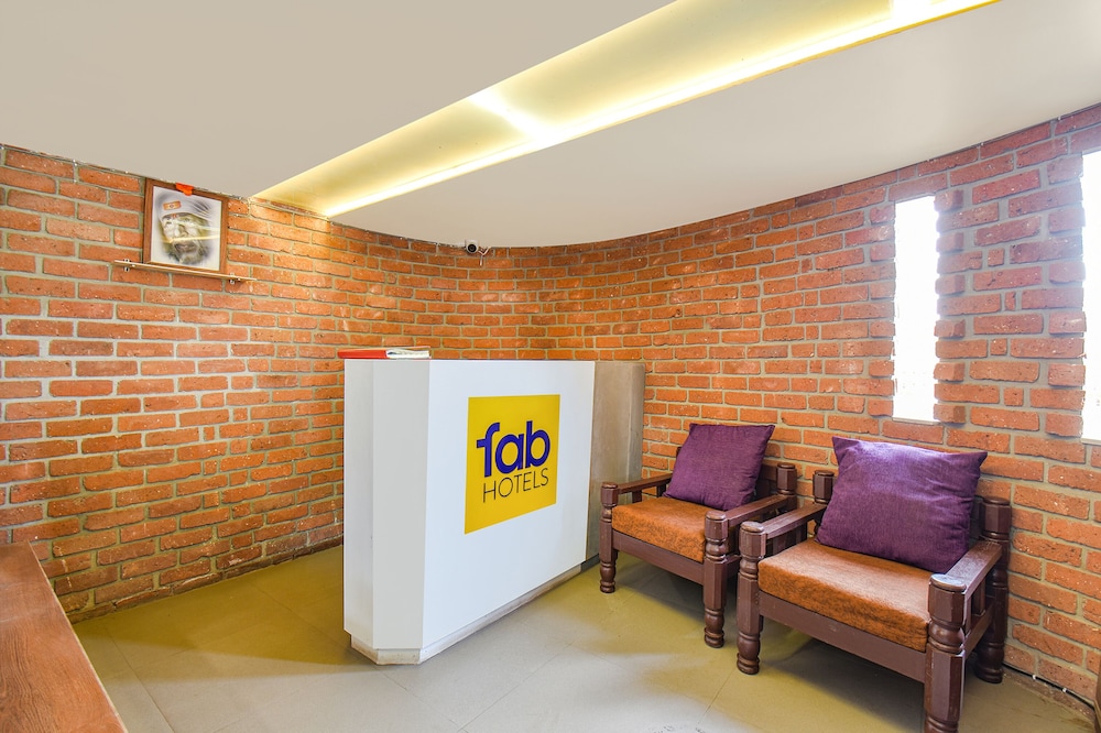 Lobby & Reception