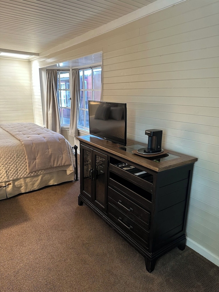 Yountville Vacations - Napa Valley Railway Inn - Property Image 8