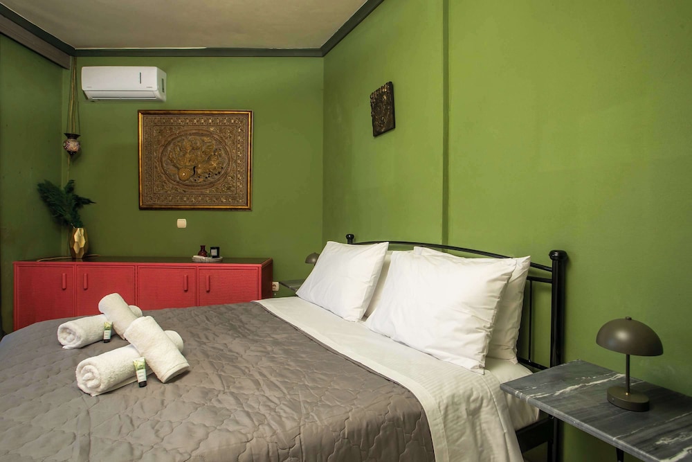 Villa Lilienne - Tranquil Escape With Private Garden Balcony
