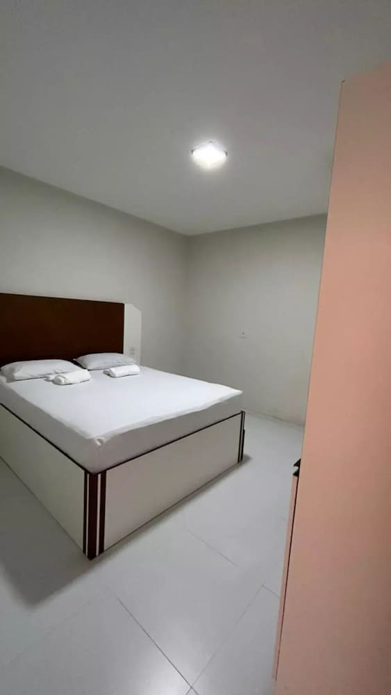 MANERO HOSTEL