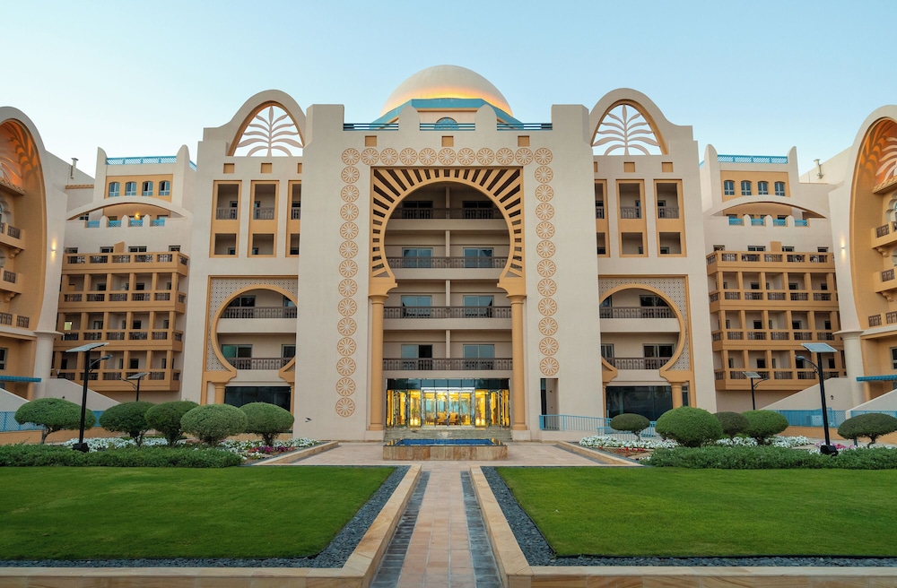 SIMPLY COMFORT Amazing BeachFront Apartments near Atlantis Waterpark