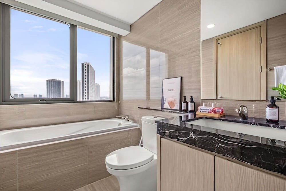 Fairview House - Luxstay near Airport