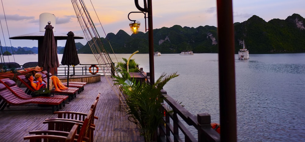 Pelican Halong Cruise - Image 2