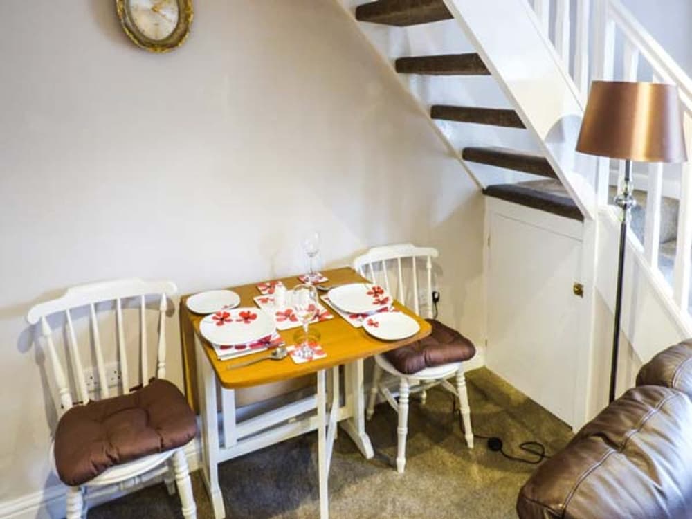 Owl Cottage view 3