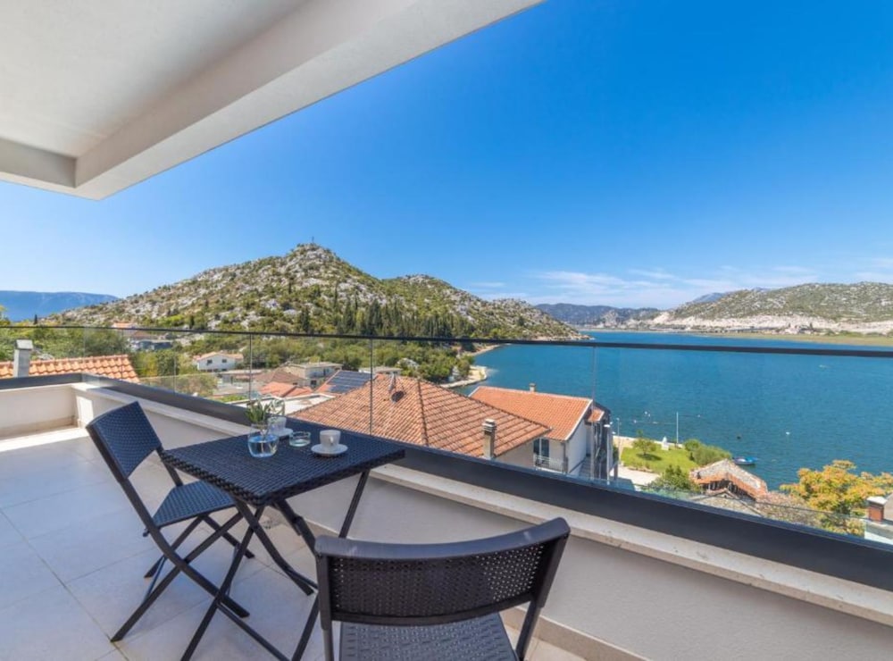 Luxury Villa Navis