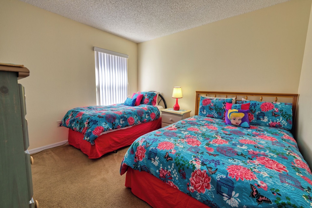 Arler House - Amazing 4 Bed 3 Bath - Private Pool