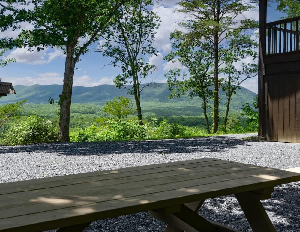 Shenandoah Retreat - Family Home