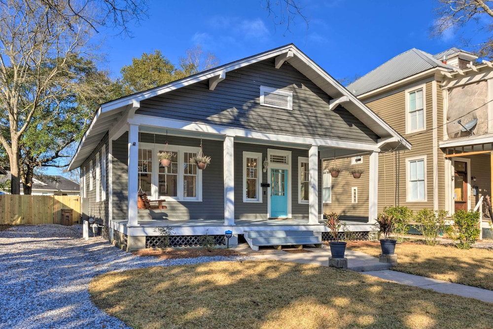 Renovated Historic Home w/ Yard: 2 Mi to Dtwn view 5