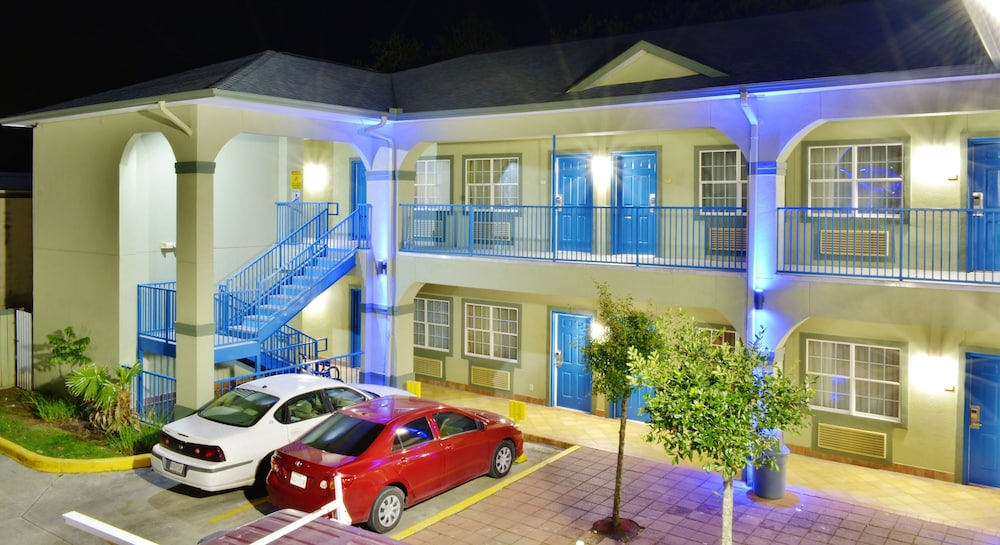 Scottish Inns and Suites Alvin