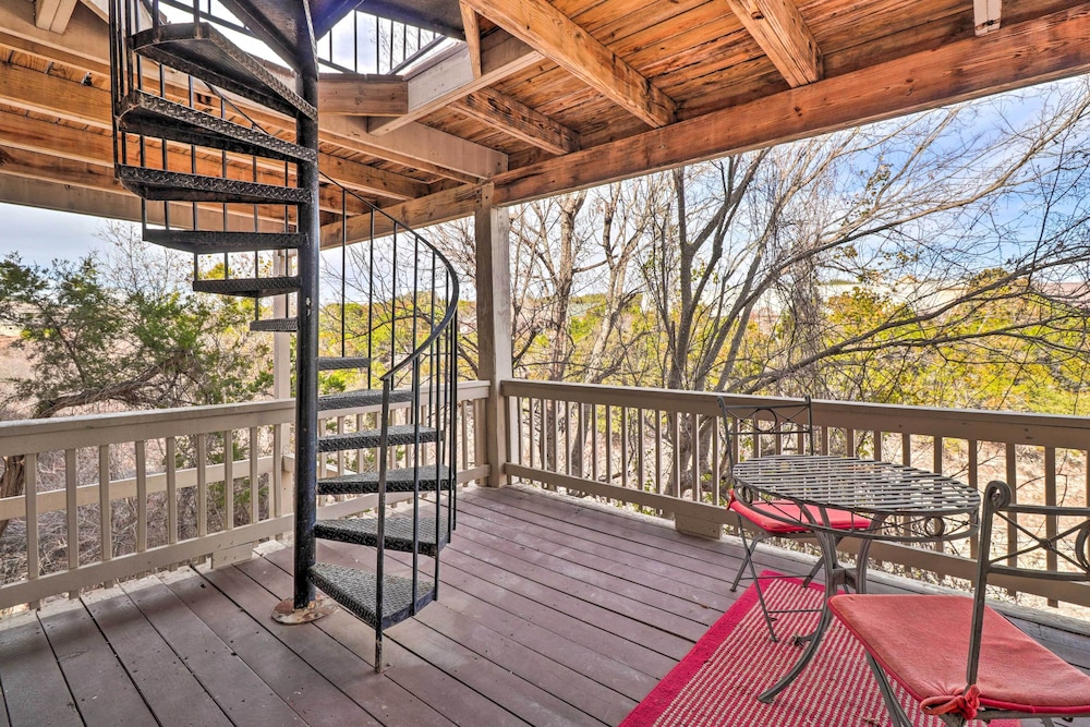 Lakefront Home w/ Point Venture Golf Access! - Property Image 10