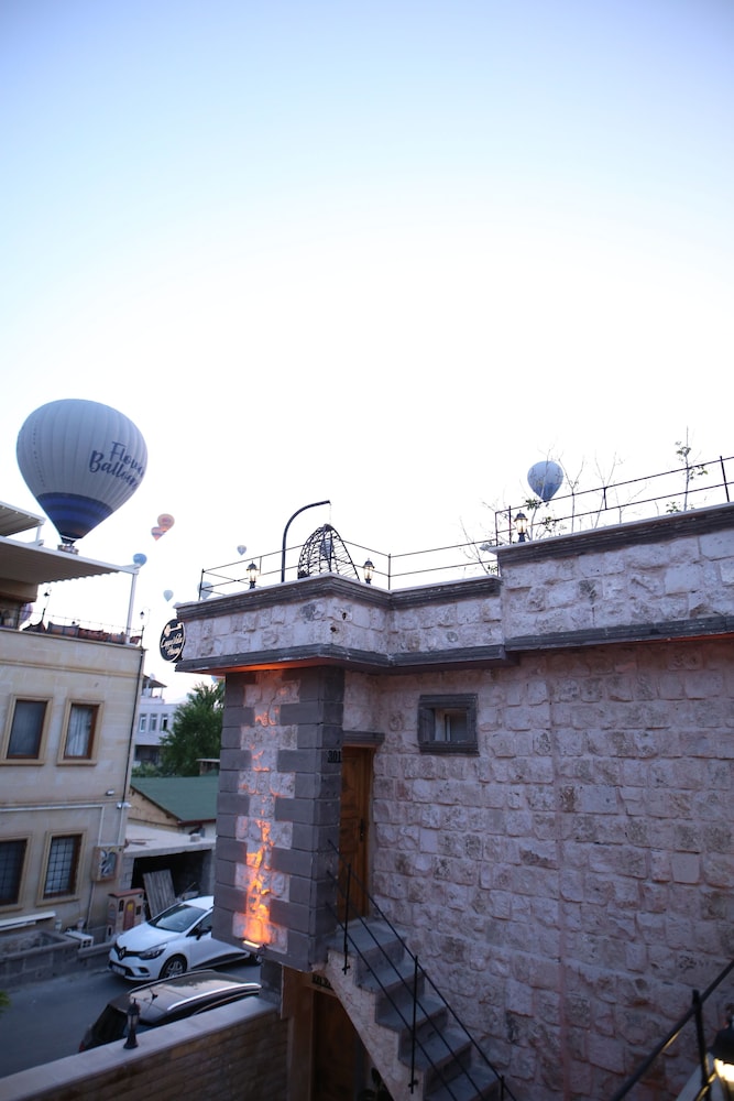 Capavista Cave House