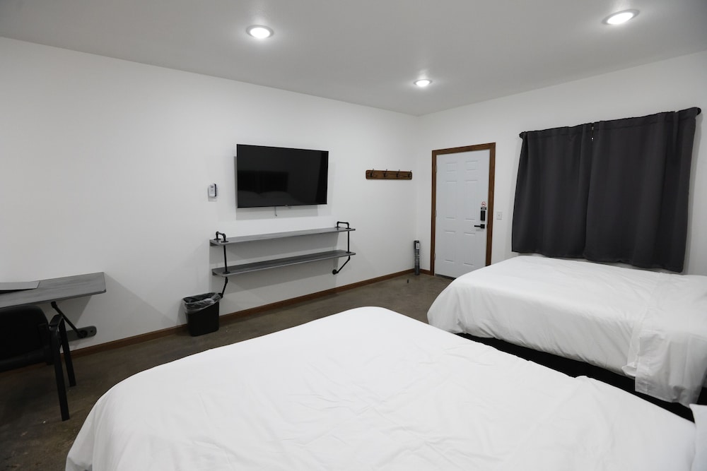 Bears Den Motel